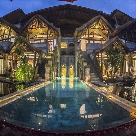 הוילה Avalon Ubud Castle & Spa מראה חיצוני תמונה