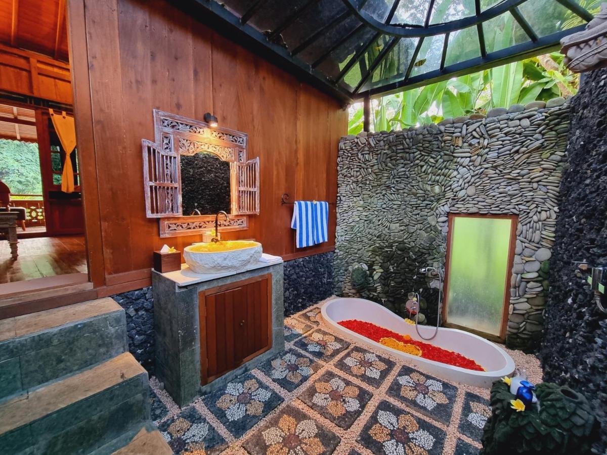 הוילה Avalon Ubud Castle & Spa מראה חיצוני תמונה