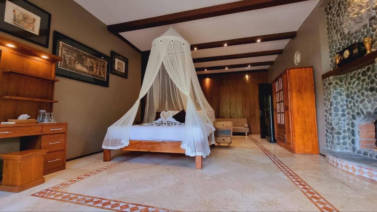 הוילה Avalon Ubud Castle & Spa מראה חיצוני תמונה